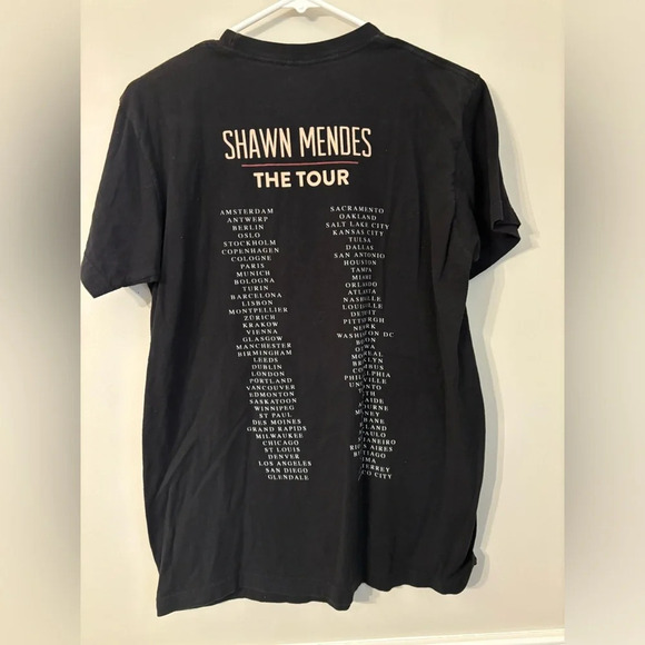 Concert T-Shirt Shawn Mendes The Tour 2018 Unisex Size Medium - Picture 2 of 3